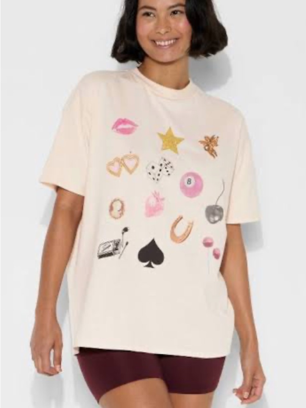 Loose Fit Short Sleeve Crewneck
Oversized Graphic Wild Fable™
Beige Lips